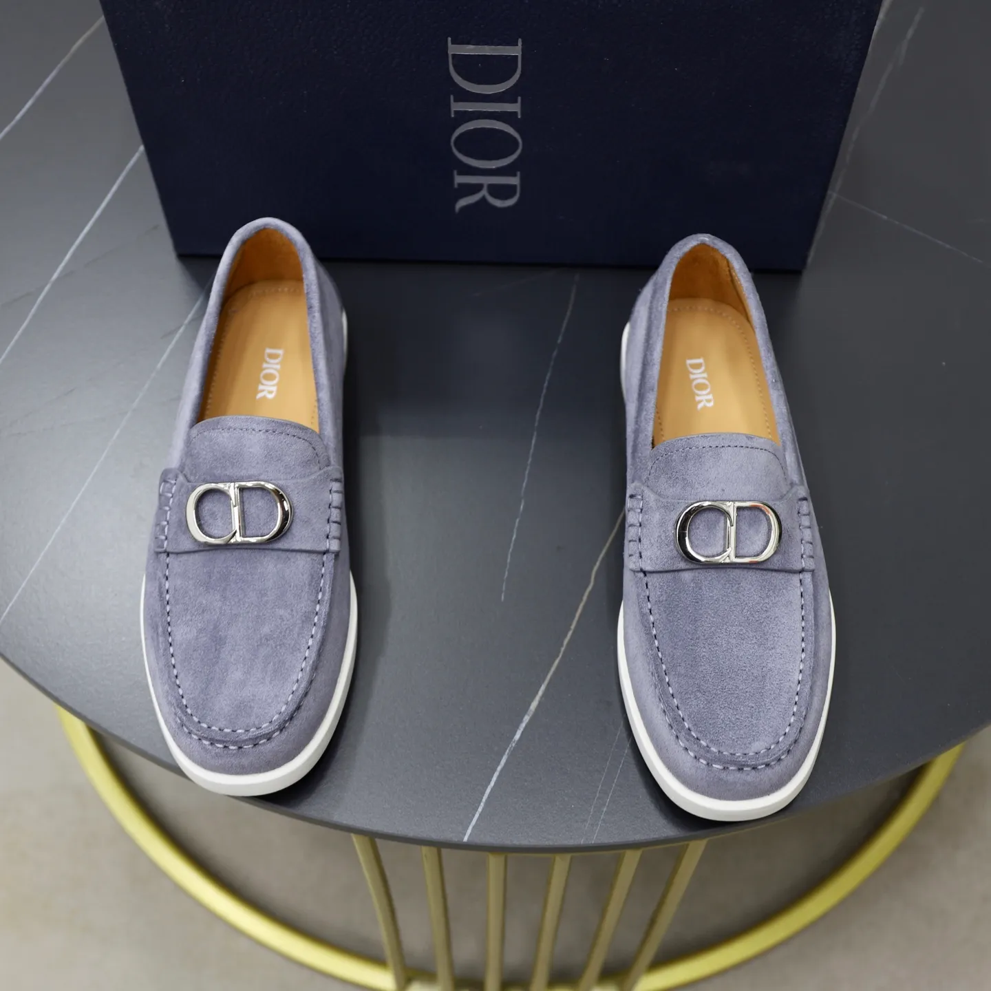 Ex-factory price: 540🙅‍♂️🙅‍♂️🙅‍♂️ Brand: Dior DIOR Standard code: Men's code 38/44 (45 can be customized) Grade: Same as the official website Material: Original cowhide stitching, cowhide lining, original TPU wear-resistant soft outsole Style categories: Leisure and sports version, footwear for driving, young fashion, European and American trends, British style Color: actual picture color